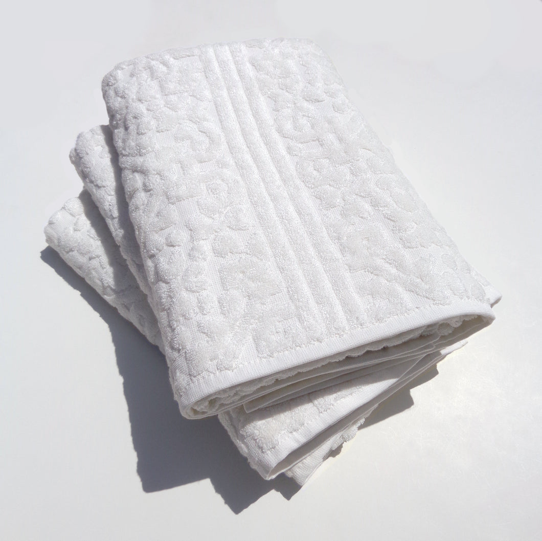 AKHARA BATH TOWEL